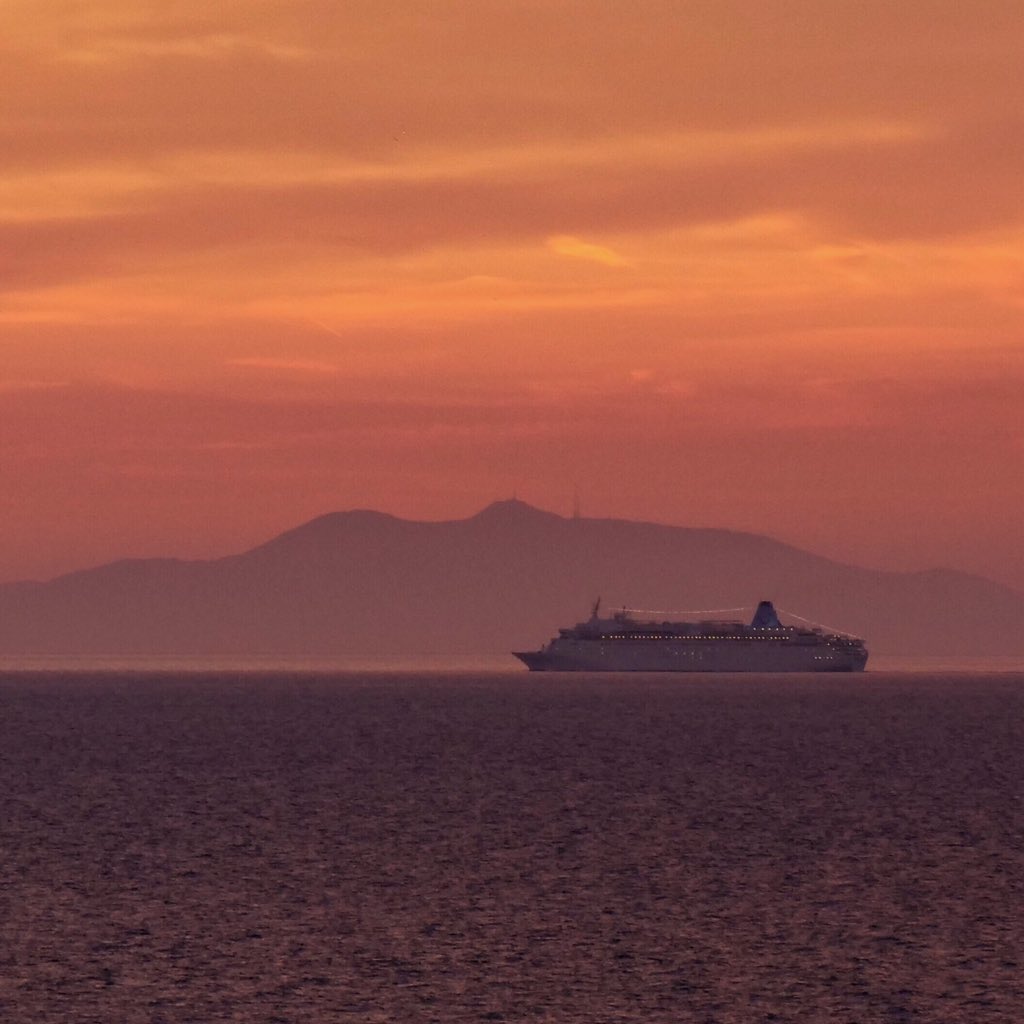 GillPrincePhoto's tweet photo. What a fab sailaway for @TUIUK #MarellaDream last night from Rome 😊 Shot from @PrincessCruises #EmeraldPrincess. Have a good one! #marellacruises @CruiseCritic @BolsoverCruise #thomsoncruises #tui https://t.co/iTustjSllG