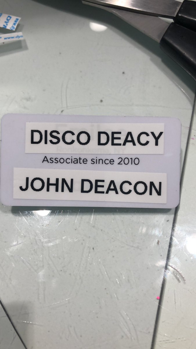 BossaNovaBitch's tweet photo. Hello yes I am your employee #discodeacy #discodeaky #johndeacon #salesqueen https://t.co/s3JlZq4UIq
