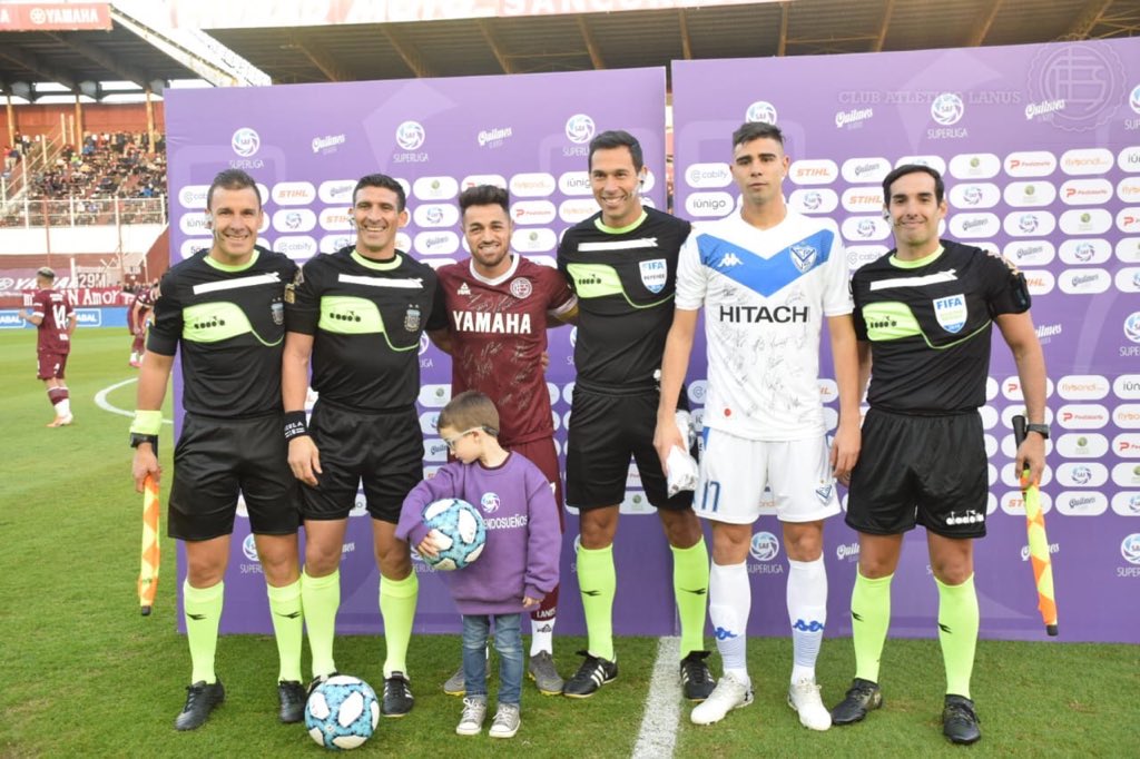 #SuperLiga | FINAL DEL PT: #Lanús y #Velez igualan sin goles en el Nestor Díaz Pérez.

¿Se romperá la paridad en el complemento?