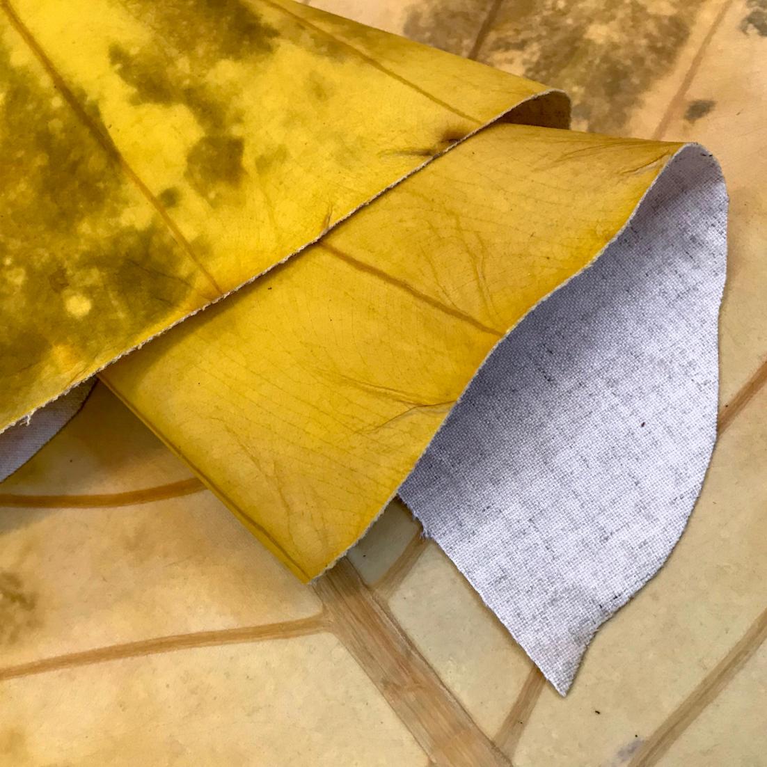 cosmomade's tweet photo. Leaf “leather” 🍂

This layered material is made from sustainably harvested leaves that are mended with fabric and sealed to preserve the original leaf design, making each pattern one of a kind.

#cosmomade #fabricoverform #sustainabilitymatters https://t.co/3ht4nZ7IaK
