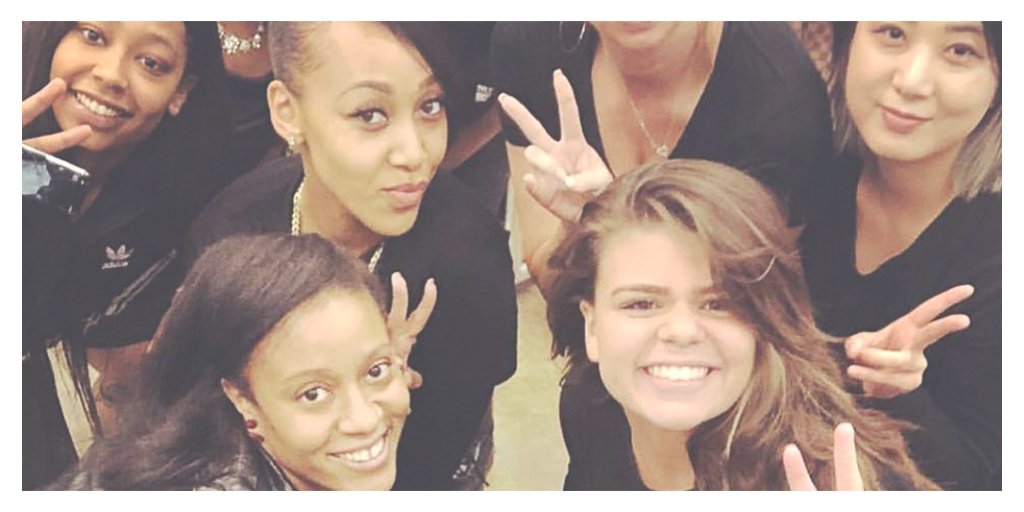 PaulMitchellEdu's tweet photo. Be you.
Do you.
For you.
🖤
📸: @PMTS_esani

#PMTS #selfiesunday https://t.co/o6PVYv2CEr
