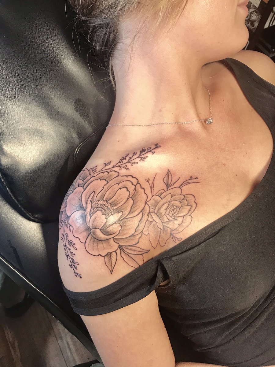 grimlyglad's tweet photo. Whats up twitter! Im an apprentice at Studio 77 in Indianapolis. Please RT this to spread the word! My next client could be on your timeline! I love tattooing, always looking for a challenge to excel and give out solid pricing! Thank you ✨ https://t.co/1gGFcCefzX