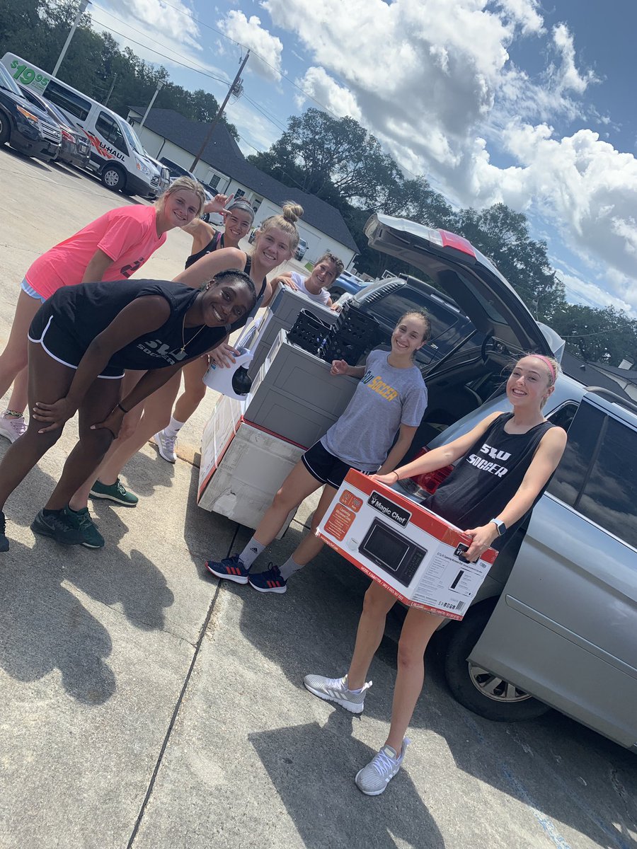 LionUpSoccer's tweet photo. It was #moveinmania at SLU today! We went out to help our fellow lions! #focUSed #LionUp https://t.co/7xBPelFo0q