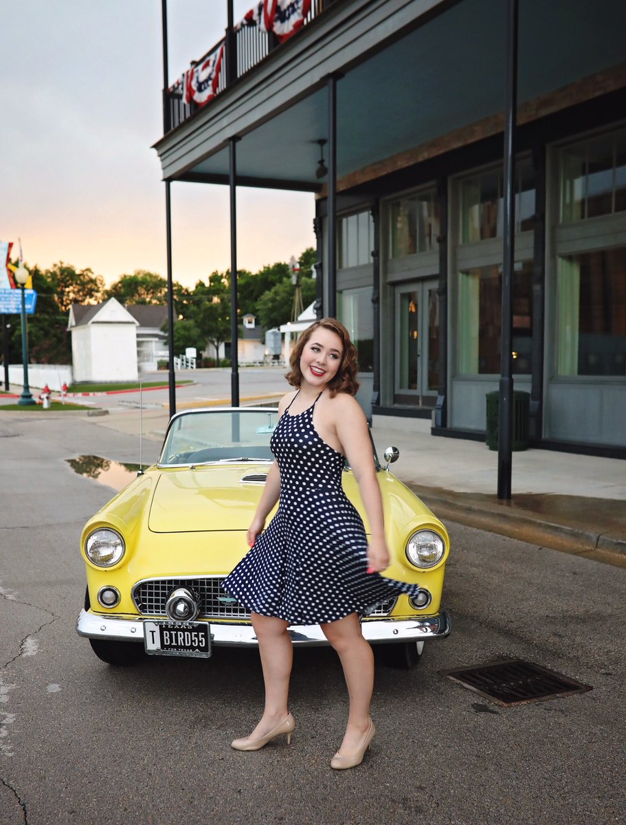 _l_i_l_l_i_e_'s tweet photo. twas the sunday before my senior year.... #SeniorSunday https://t.co/cxeo2ZKn6K