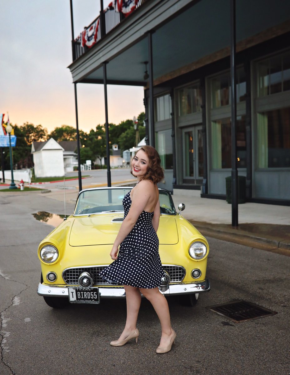 _l_i_l_l_i_e_'s tweet photo. twas the sunday before my senior year.... #SeniorSunday https://t.co/cxeo2ZKn6K