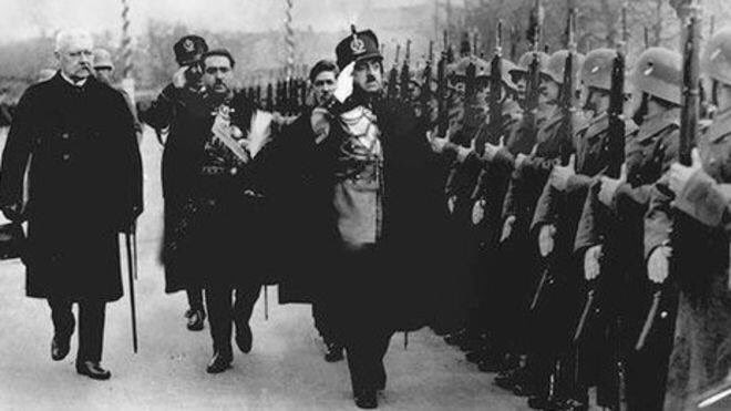 hamidamiri01's tweet photo. د افغانستان د خپلواکۍ سلمه کلیزه دې ټول افغان ملت ته مبـارک وی
🖤❤️💚🇦🇫
Happy 100th Anniversary of Afghanistan Independence
#100Independence #Afghanistan100 #HappinessAllOver #IndependenceDay #100thAnniversary #19thAug #AFG https://t.co/HflwfCQO53