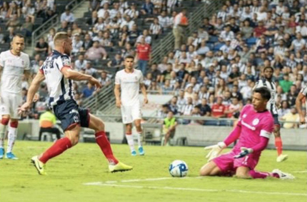 vicentjanssen's tweet photo. Muchas gracias a todos los fans por su apoyo anoche 👏👏👏👏👏👏 https://t.co/M15CrZmGAl