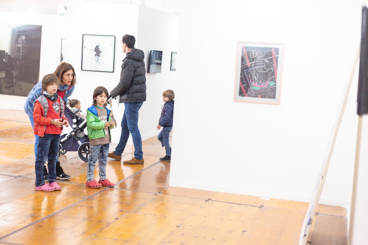 MercadoArteCba's tweet photo. 🏃🏻‍♀️🏃🏻‍♂️ Hasta las 21 visitá #ZONACRESPO en la Plaza San Martín #MAC2019

Zona conformada por espacios más consolidados en el ámbito del mercado del arte nacional. Galerías, espacios autogestionados y colectivos de artistas, dando lugar al diálogo entre galerías con trayectoria. https://t.co/NWoDgbHDDb