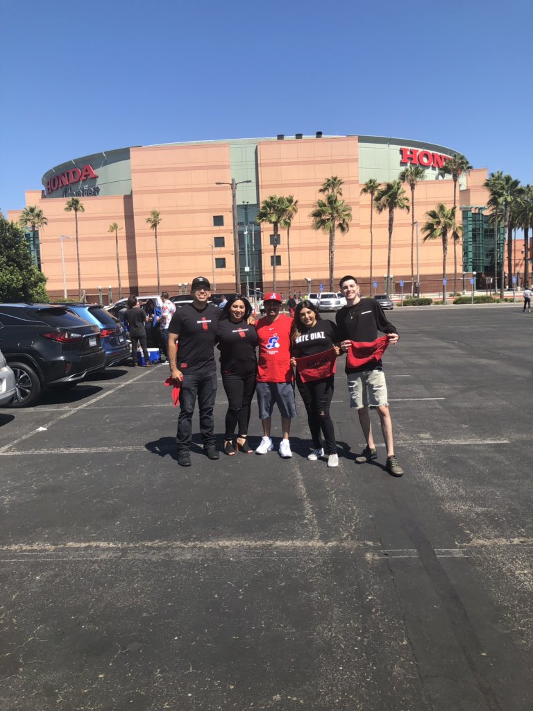 Jsmoove__11's tweet photo. Kill or be Killed ! #dub9 #NickDiazArmy #UFC241 https://t.co/4qgfinjC8V