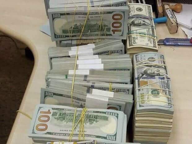 howlin_rob's tweet photo. Retweet if you are under 25, a college/trade school student, and would like $800 daily. I want to fund your future. Follow me and  DM me . Serious inquires only. Text me on whatspp +15736534178 #Sugarmommy #sugarmommyallowance
#sugarbabyneed https://t.co/GDwBZWyCde