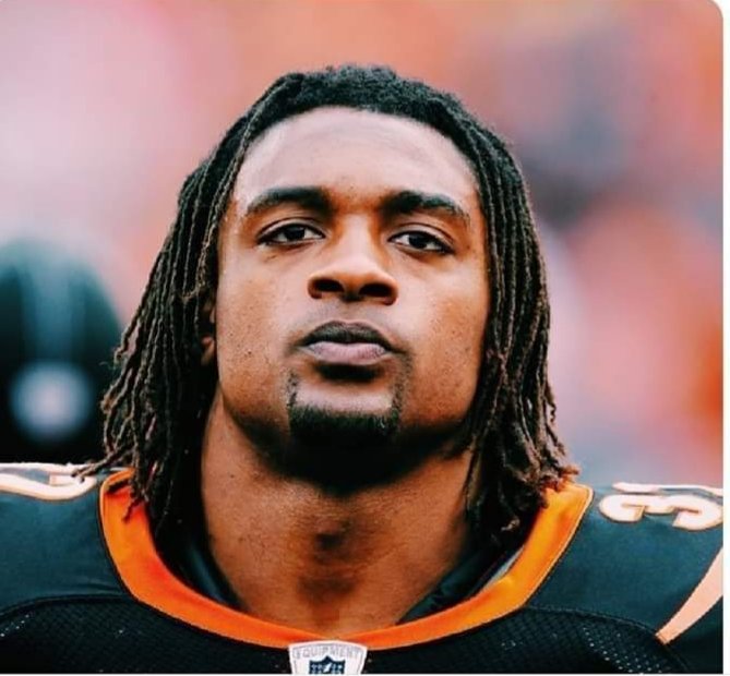 So tired of death taking people out of here prematurely. Praying for the Family of Former @Bengals Cedric Benson...Such a Phenomenal Player...Earth has no sorrow that Heaven cannot heal. R.I.P. Sir #SundayThoughts #36 #CedricBenson #whodey https://t.co/4zAnt8WrfP