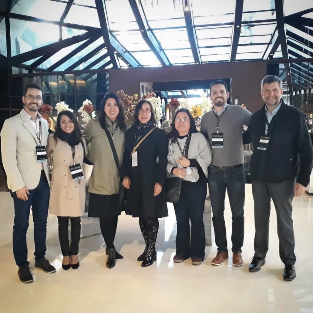 VillaComic's tweet photo. Agradecida por la invitación de la asociación de Fabricantes de iluminación de 🇧🇷 #luxbrasil 
Sorprendida por la calidad de industria! En serio ✨👍✨
Conocer a colegas de iluminación de 🇧🇴🇵🇪🇦🇷 y 🇧🇷
Y asistir al 10º #LedForum con excelentes conferencias 👏👏
#diavontour https://t.co/Jdb9uq2Feb
