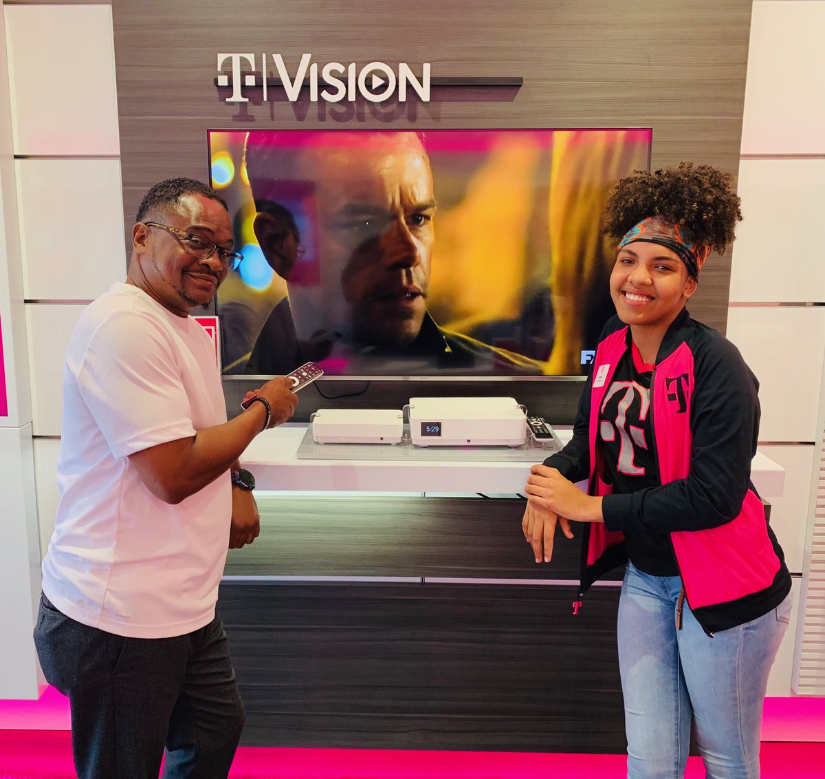 _JordanEstrada_'s tweet photo. Laura solving customer pain points and helping them discover TVision! #ResultsMatter #Loop288 #TexasDNA #NWTXUnitedInSuccess https://t.co/XUcLCYVBkp