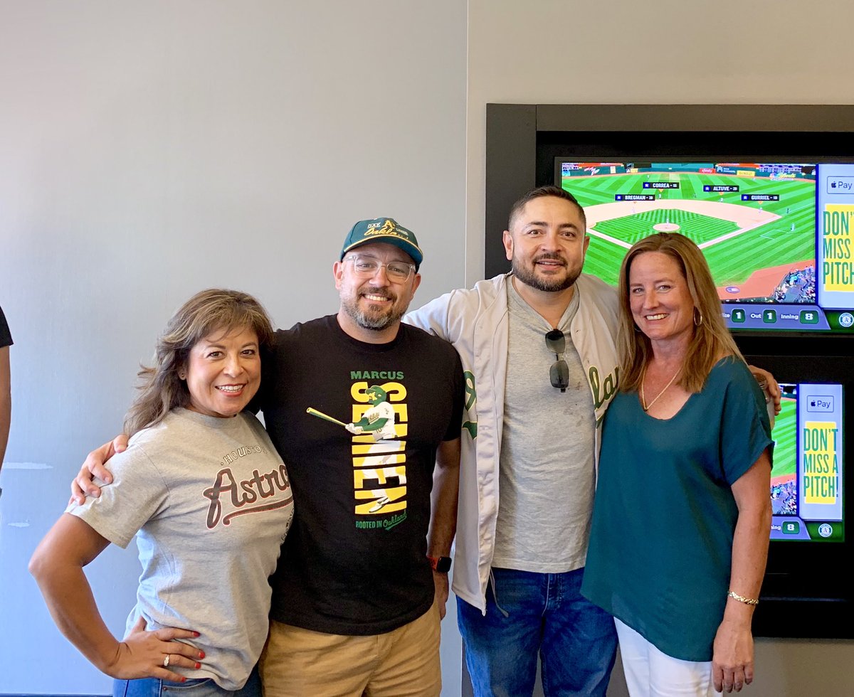 Baseball outing featuring the <a href="/WCCUSD/">West Contra Costa Unified School District</a> team 😍 #ThisIsOurStory <a href="/Athletics/">Athletics</a> <a href="/astros/">Houston Astros</a>