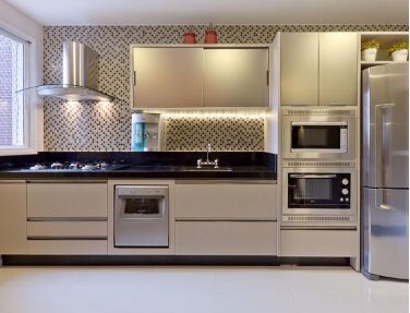 casaredeimoveis's tweet image. As cozinhas com pastilhas são uma opção charmosa e também muito prática para decorar a parede da sua cozinha. #cozinhasplanejadas #pastilhas