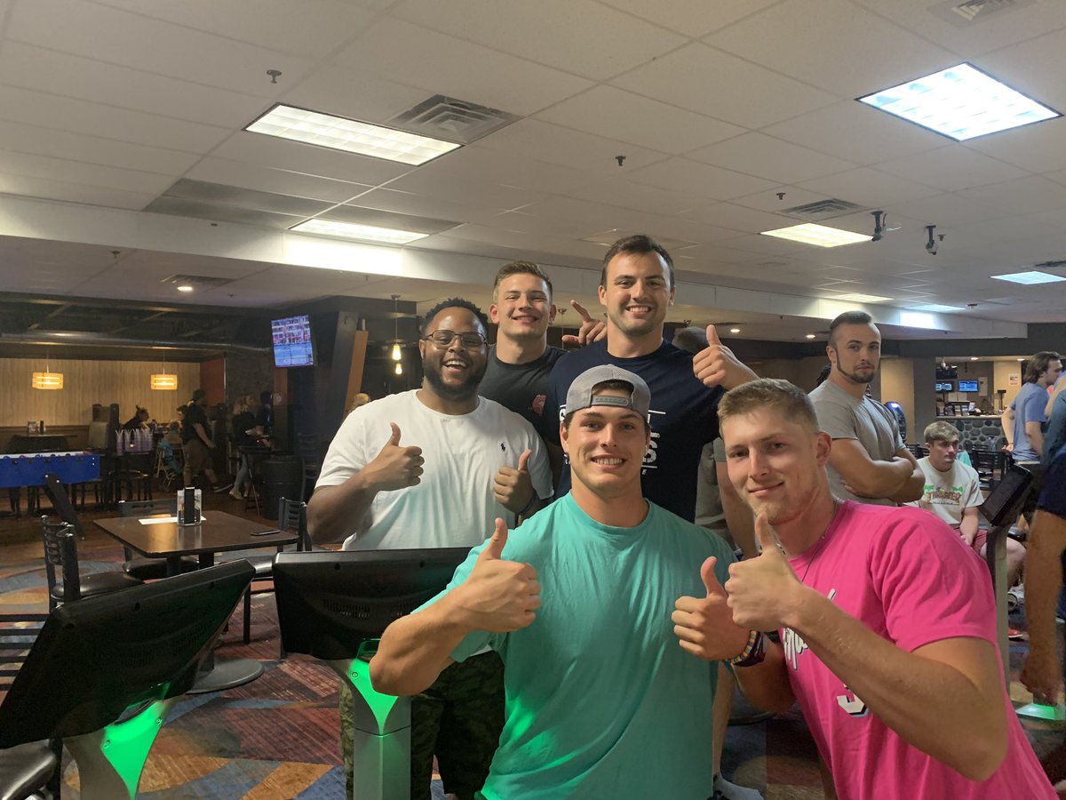 PStuursm's tweet photo. #Thedudescanbowl https://t.co/IdSQIxrF8x