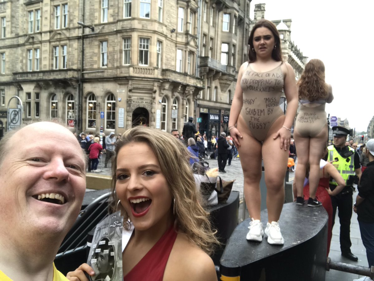 RobinWriteSmith's tweet photo. @ParadiseGreenUK #BeautyIsPain #PCProductions Paradise In The Vault #edfringe 23.50 till August 25th
Nice to meet you, gang! https://t.co/nTJndNKy81