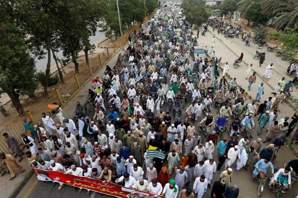 CGTNOfficial's tweet image. 4,000 detained, 8 injured as India quells protests in Kashmir bit.ly/30fWx4r