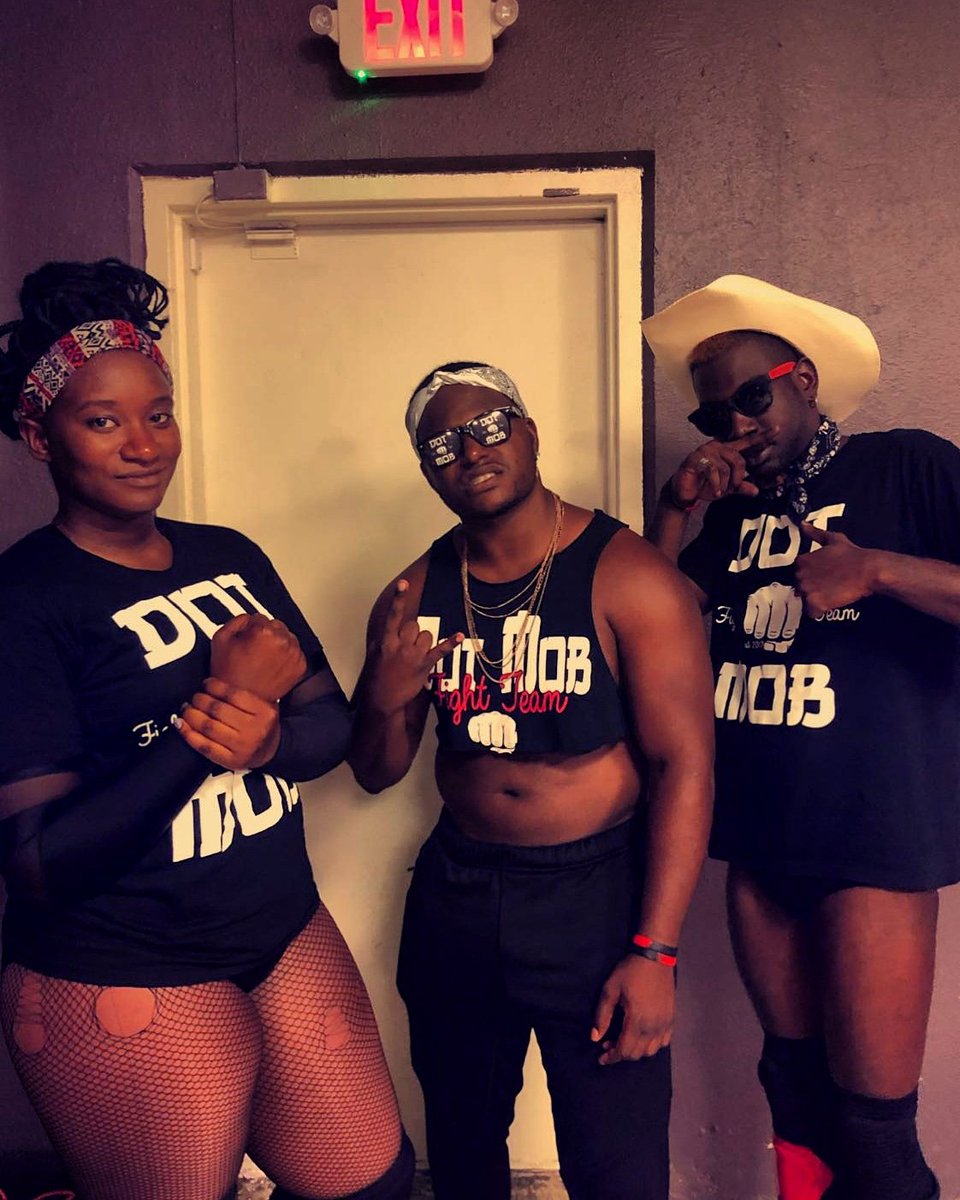 Kendawg313's tweet photo. #DotMobFightTeam #InDaBuildin at @MPXWrestling #PurpleRain
#Prince #kiss #whendovescry #symbol #Iwannabeyourlover #Iwoulddieforyou https://t.co/s9cgRCdBhM