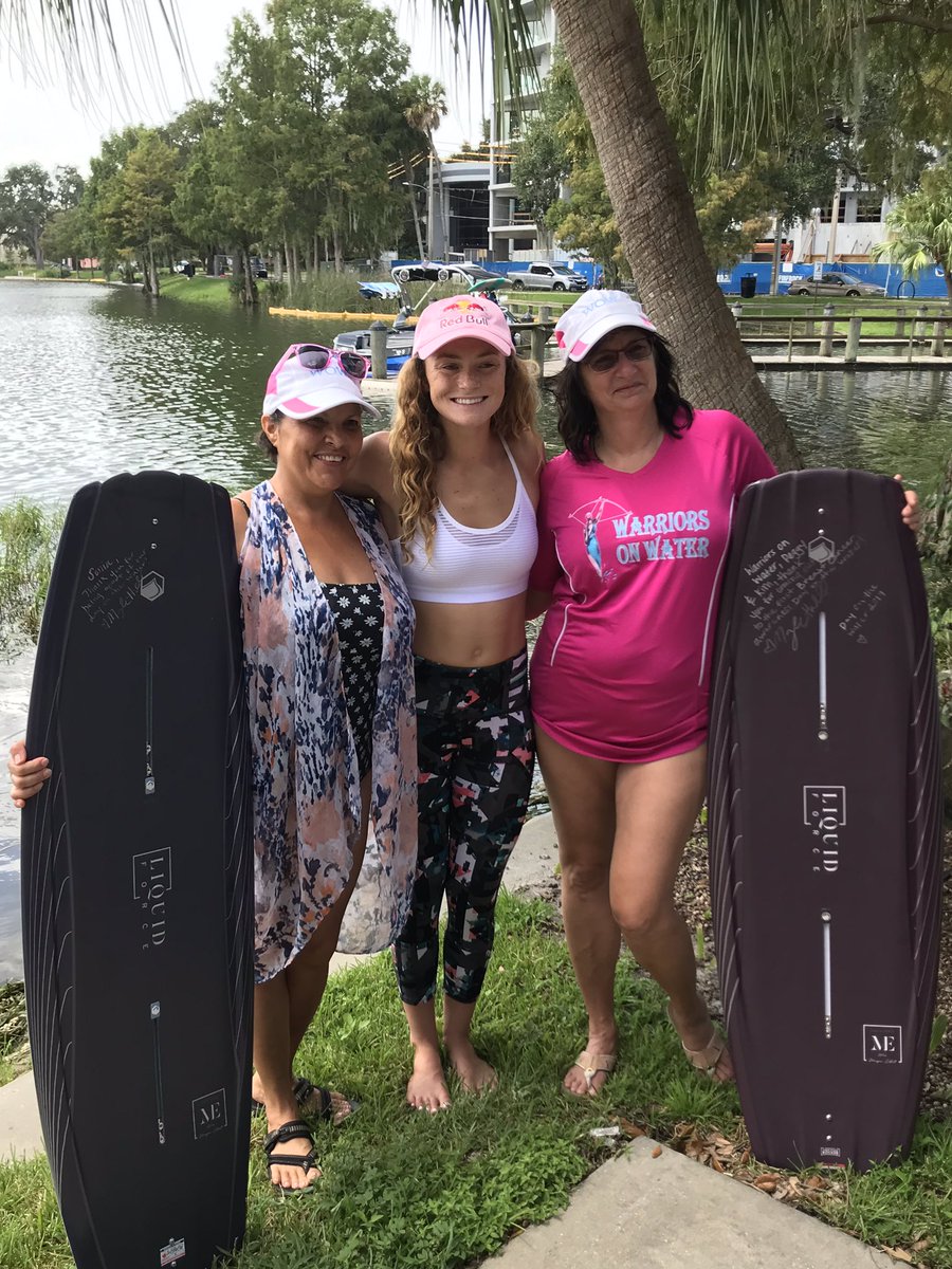 Cool to watch <a href="/MeaganEthell/">Meagan Ethell</a> Breast Cancer Survivors’ Day on the Water! Positive vibes all around! 💗 
<a href="/WarriorsOnWater/">Warrios On The Water</a> 💪👊 #breastcancerawareness