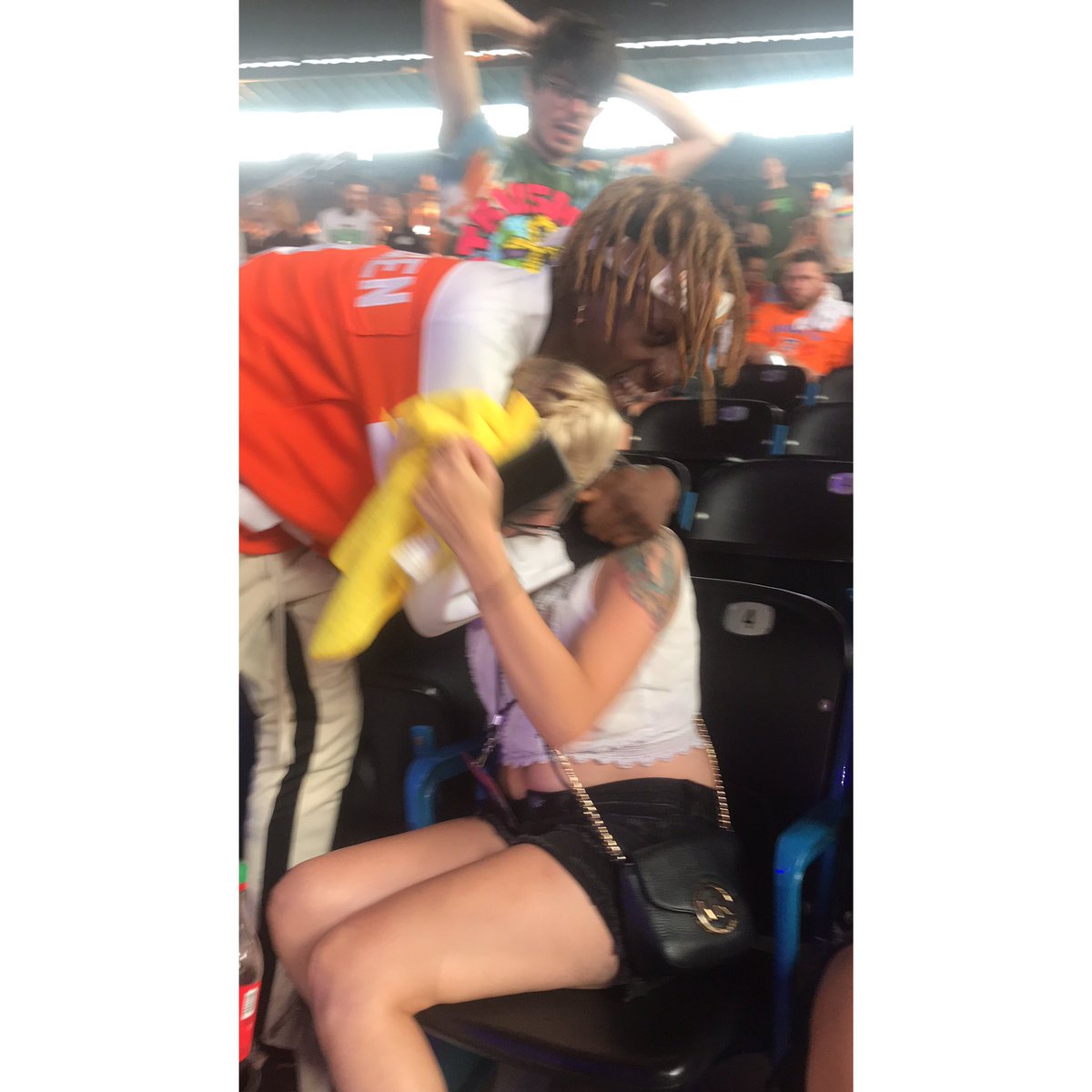katelyntout's tweet photo. Last night was something else. 😍🤤 #JoeyBadass. #IssaGold. #AK. #TheUnderachievers. #Beastcoast. #EscapeFromNewYork. https://t.co/7S0Xrl5119