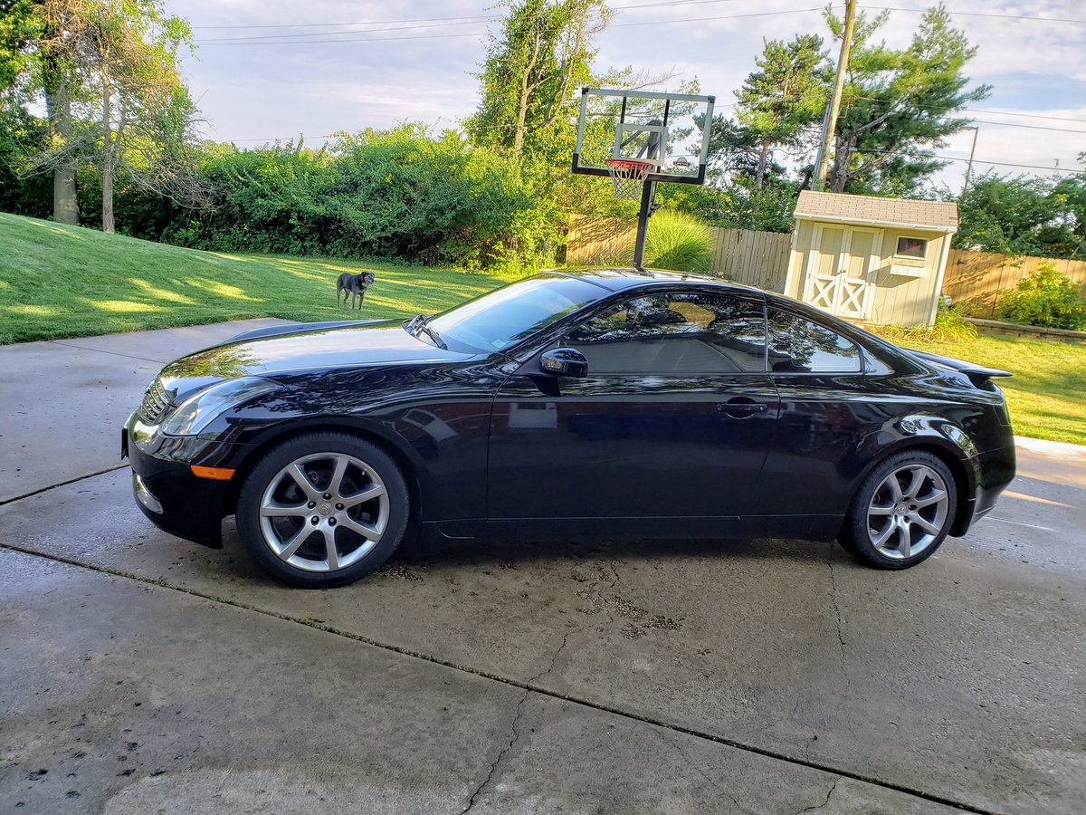 mdolan2000's tweet photo. Best thing of my 1st son going to college I get his(MY) car back for at least 1st semester. #outofgas
#needtobewashed
#dueforservice https://t.co/iFyYOdAwoU