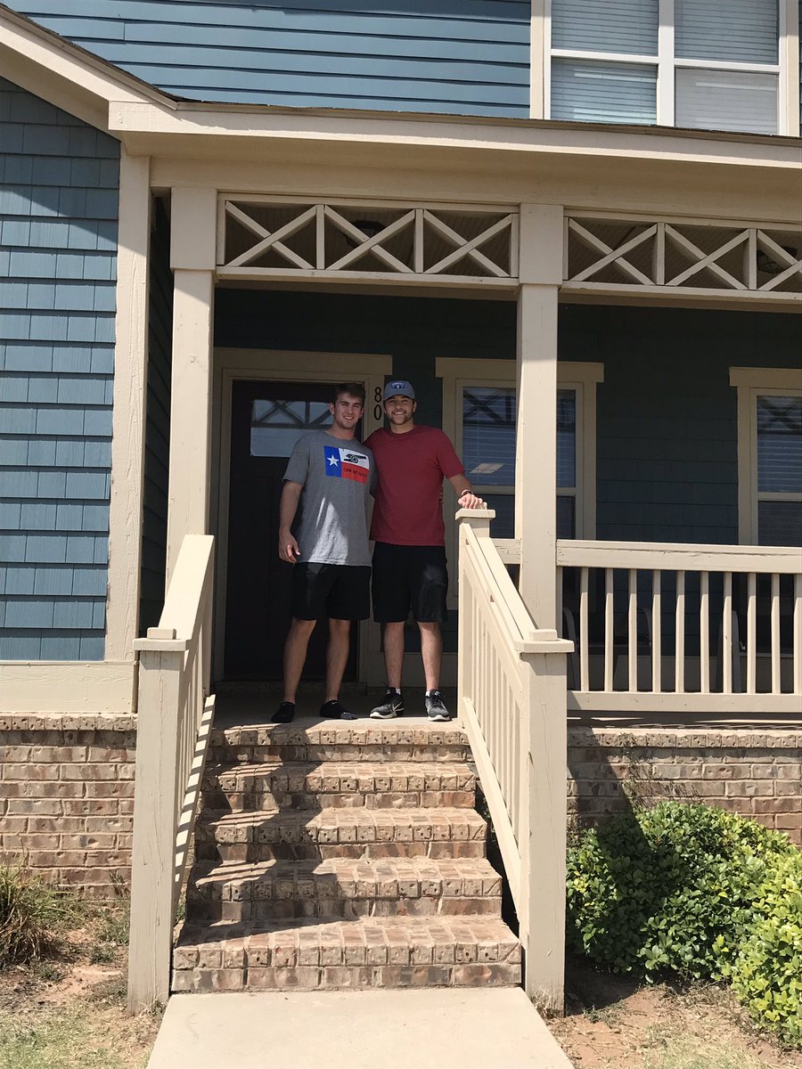 wes_westex's tweet photo. Life long friends now living the dream as roommates in LBK. Enjoy that pool and go to class!! Good luck men!!! #WreckEm https://t.co/SnXfcQsov4