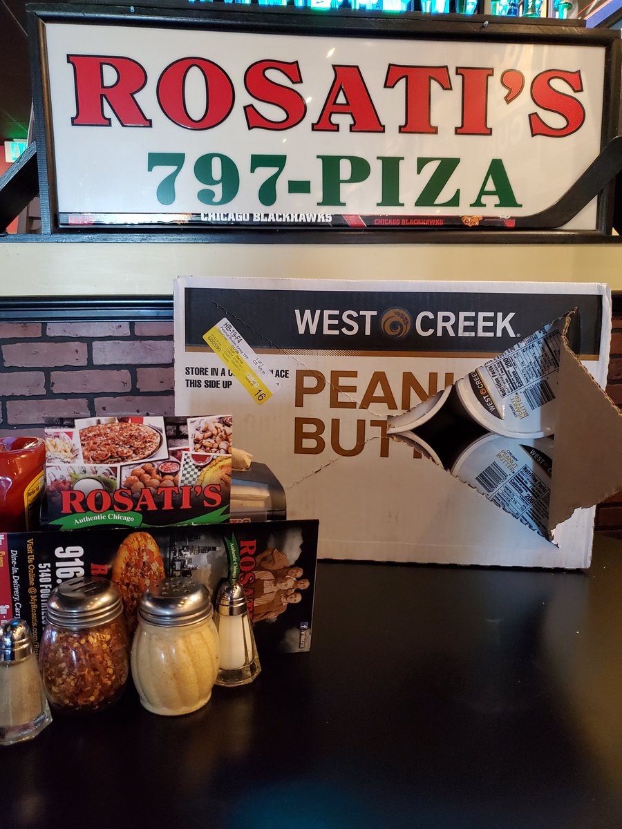 Coach_Noonan's tweet photo. BIG ๐ฃ๐ฃ to Christine of Rosati's Roseville for 30 LBS of ๐ฅ butter baby! Awesome Chigaco Based ๐ฎ๐น Sports Pub. โ them out #chgpzza & on fb #rosatispizzaofroseville #pbjclub https://t.co/vdsxgbTvZE