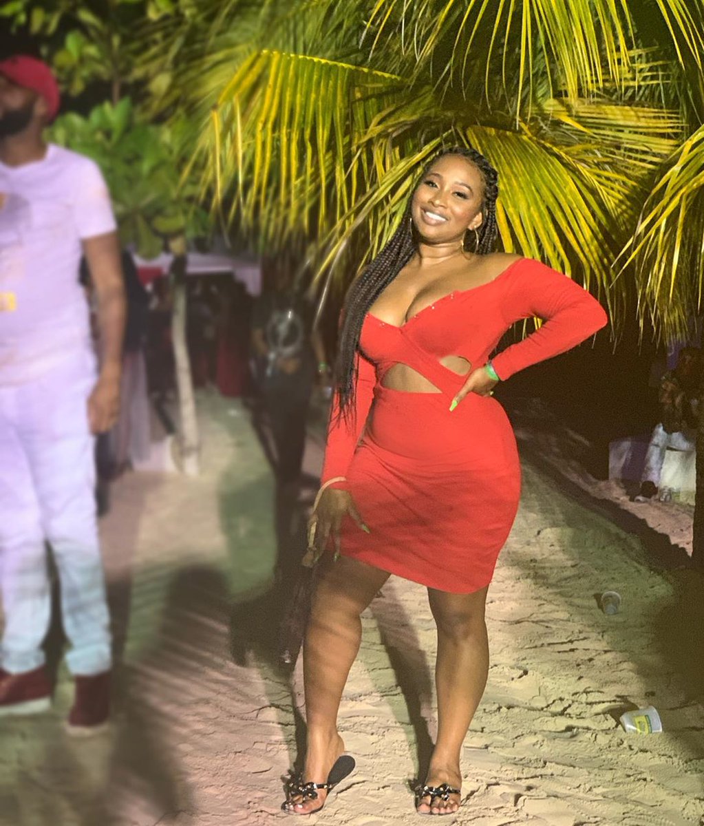 dreamwknd's tweet photo. We want to see your pics &amp; videos - tag us &amp; use hashtags #dreamwknd #dreamwknd2019 Repost from @dantajho - Vibe unmatched✨
.
.
.
.
#DreamWeekend2019 #DreamWeekend #CelebrityPlayground #RedAndWhiteParty https://t.co/37YVKgQ6rc