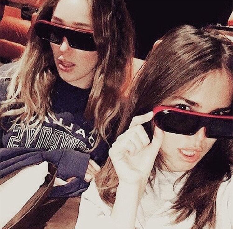 clexsha's tweet photo. I miss their photos 
@DebnamCarey and @MaiaMitchell https://t.co/YolHekGg4e