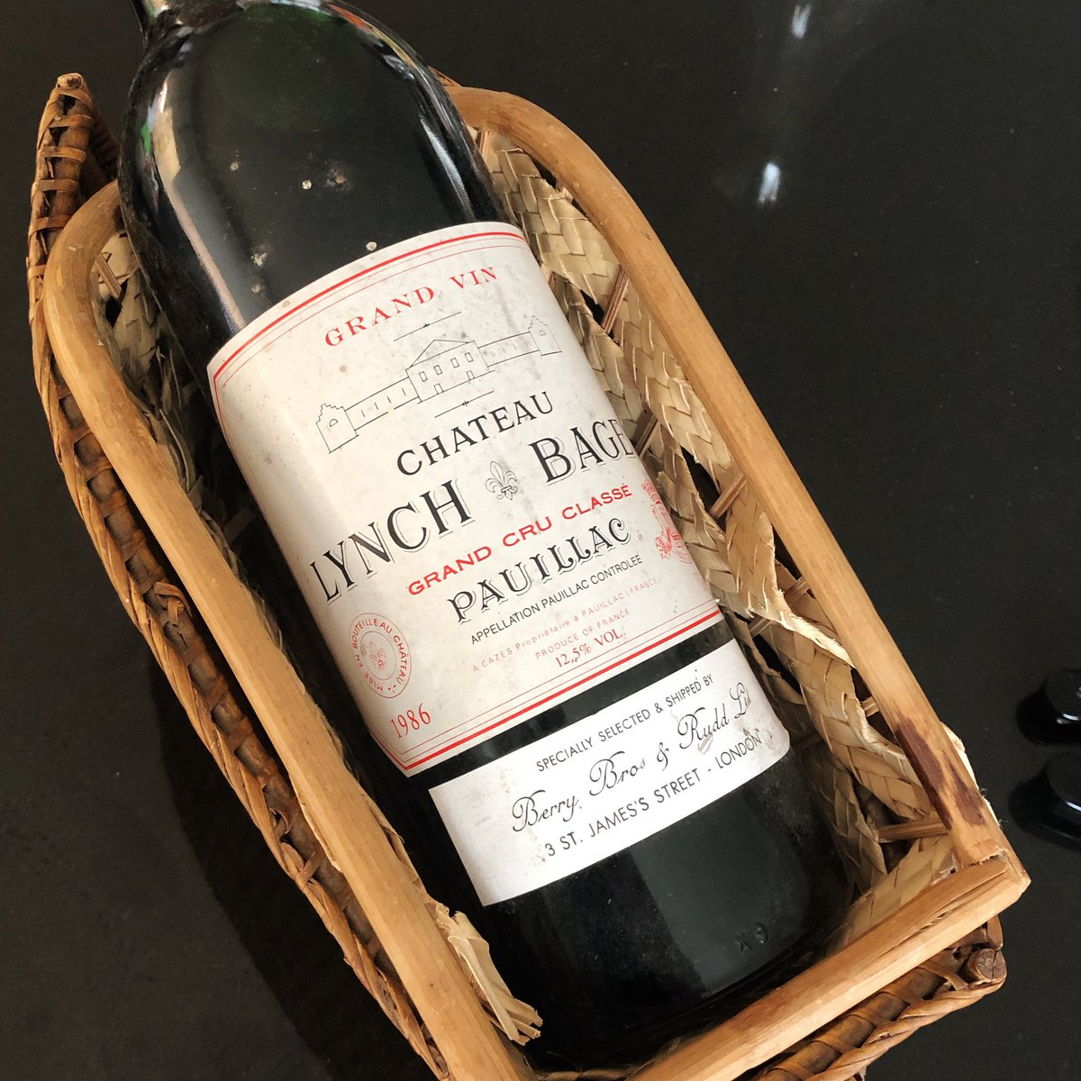cleverdrinker1's tweet photo. https://t.co/oHKJI1xAqb #chicagowine  #winetasting #vino #thecleverdrinker #winecierge #bordeaux #lynchbages #France #chicagowinelovers #wines #redwines #winechicago #vino #frenchwine #frenchwinelover #winetasting #winenight #oldwine #winecellars #oldworldwines @berrybrosrudd https://t.co/afUcVNAe39