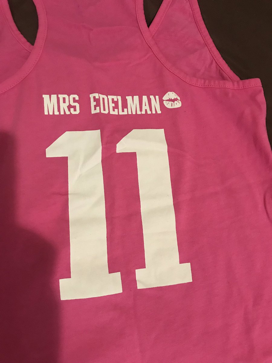 belichicks's tweet photo. Mujer / Hombre 

Voy a regalar de manera aleatoria un jersey de Edelman y una playera también de Julian a quien le de RT  a este tweet y me siga. 

El miércoles anuncio a los ganadores https://t.co/Lr5HejHv5x