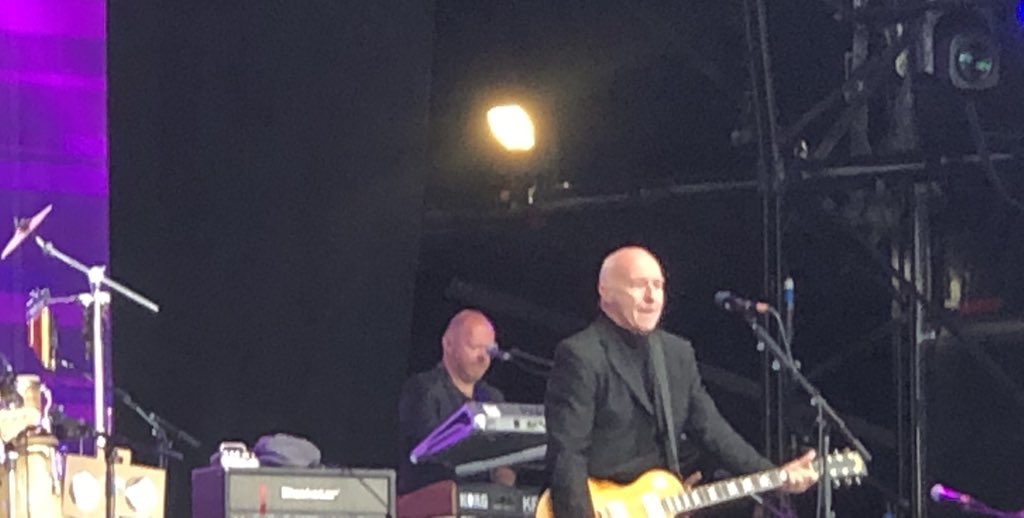 Nikkibear123's tweet photo. @midgeure1 @Lawrondo Fantastic as always tonight! Never disappoints!! @rewindfestival Should’ve been the headline act, see you in February 😊 https://t.co/CZjXRFPW0b