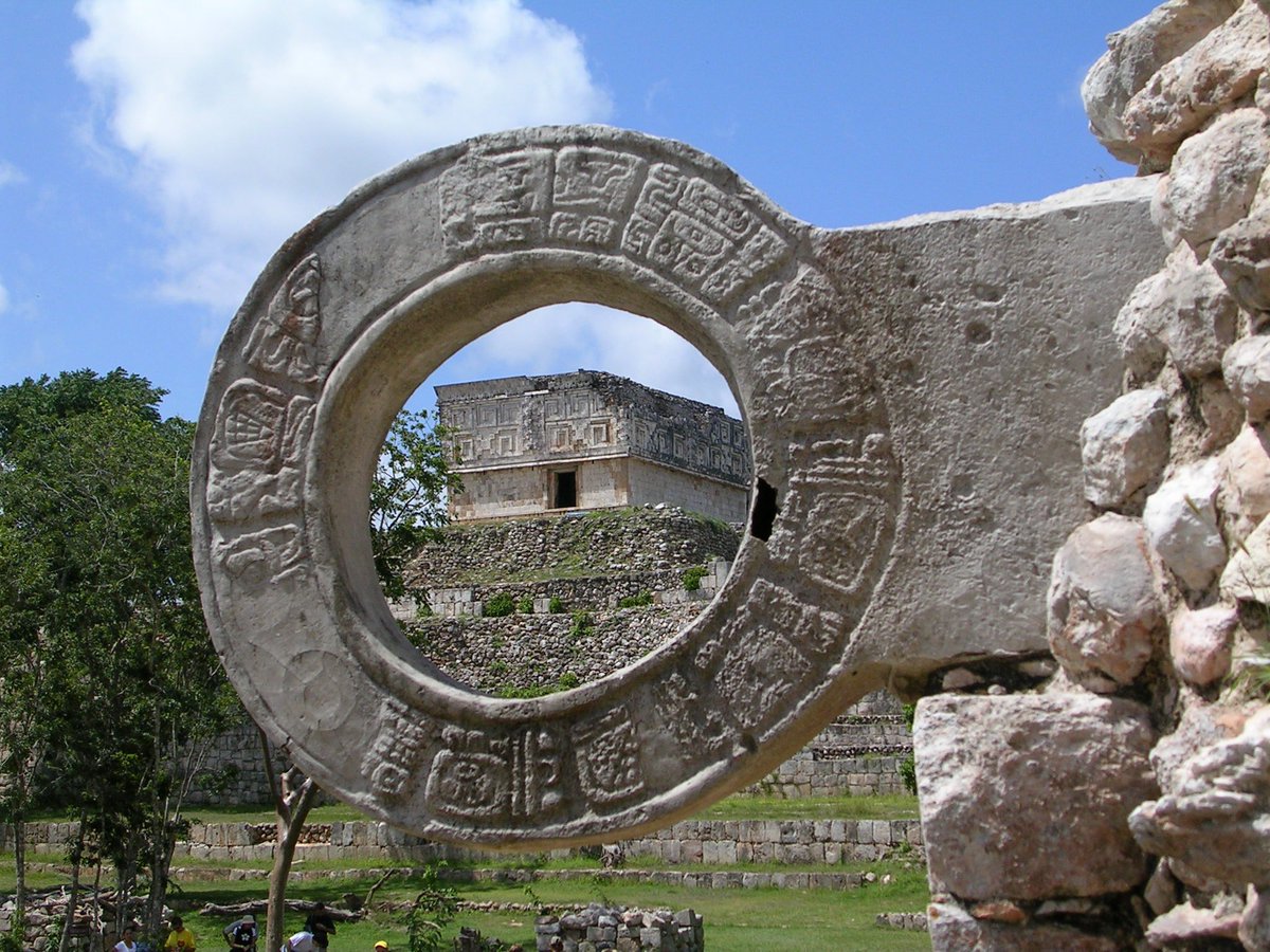 AdventuresBz's tweet photo. 1,300-year-old Stone Panels found in Belize show Ancient Mayan's playing their cultural ballgame called Pok-A-Tok. Learn more here: https://t.co/zAkDIcbK2v

 #Belize #AdventuresinBelize #AdventureVacations #BelizeTravel #BelizeAllInclusive #BelizeResorts https://t.co/l8L0P0xzan