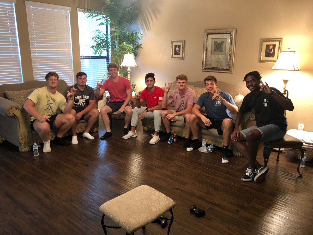 abseckLPFB's tweet photo. 2019 Captains Dinner! Excited about the season and this group of leaders. #CPProud https://t.co/98Gs76exEg
