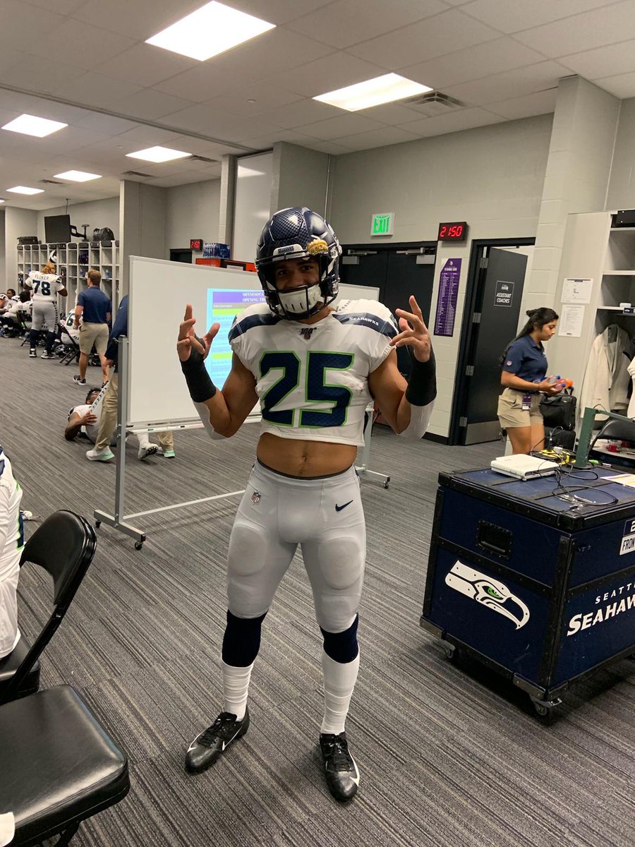 xokarri's tweet photo. There he is... 1st offical NFL game @travishomer4 will play in. God cover him! Amen #travishomer #TH24 #TH25 #myfavoriterunningback #Seahawks #Canes https://t.co/e0VmZ5zv3Y