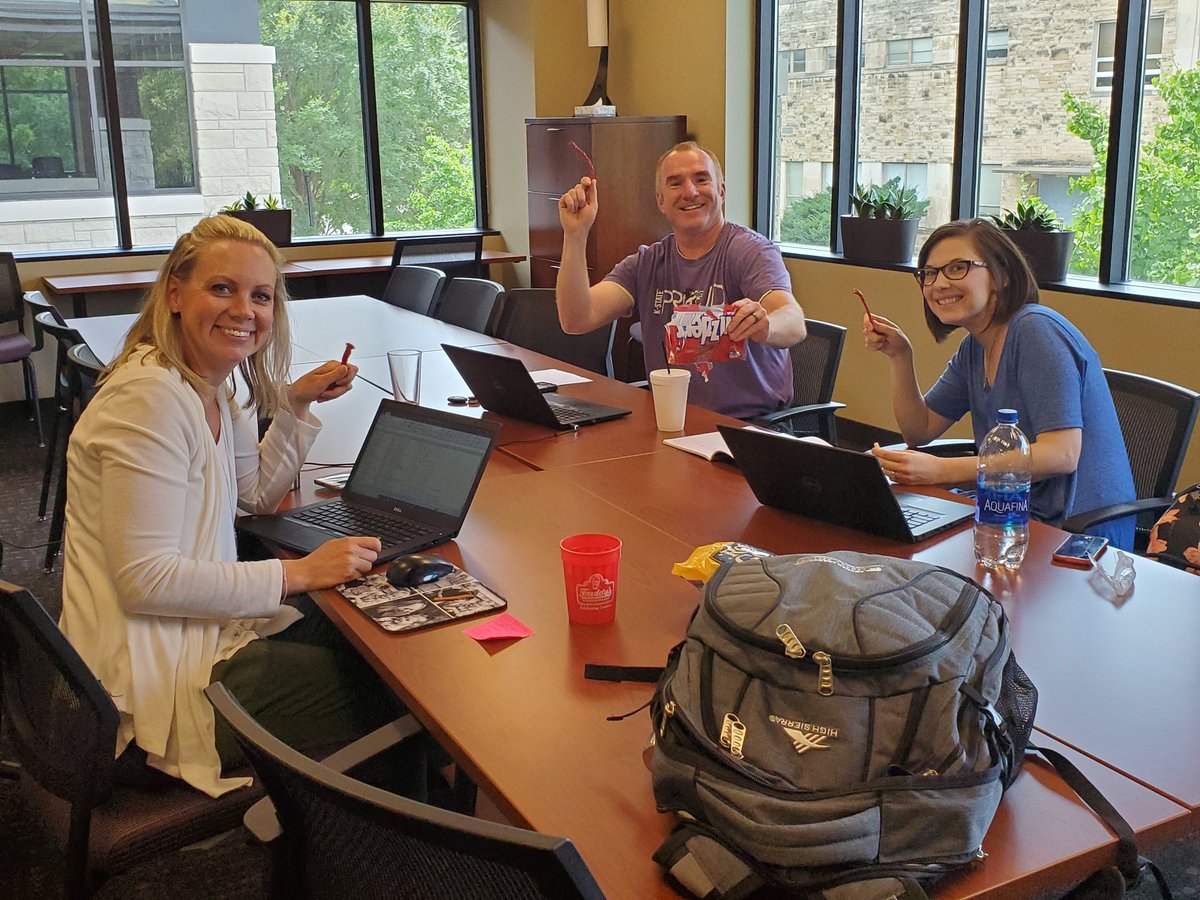 TrishaGott's tweet photo. Check out our Intro to #LeadStudies team putting in work to make this semester a great one! Twizzlers for the win...thanks for all you do! @KStateSSLS https://t.co/QfbK8Un2bd