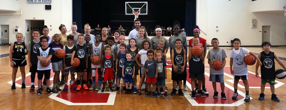 TheCityYouthBa1's tweet photo. Fall is right around the corner. Let’s Get It! The City Youth Basketball League bring opportunity for any player a any level a chance to play and experience in game learning! #TheCityYouthBasketball #TeachHardWork #EverythingElseWillFollow https://t.co/PQnn1iT0Xi