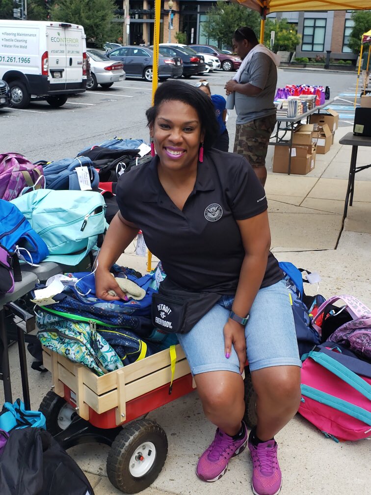 Karinda313's tweet photo. I survived the 100 degree heat... over 400 backpacks with school supplies are now in the hands of DC students. Happy #backtoschool 2019 students, teachers, professors, administrators, counselors, and everyone else in education. Have a blessed and safe school year!!! #DHS8 π https://t.co/q8cRy8uMpb