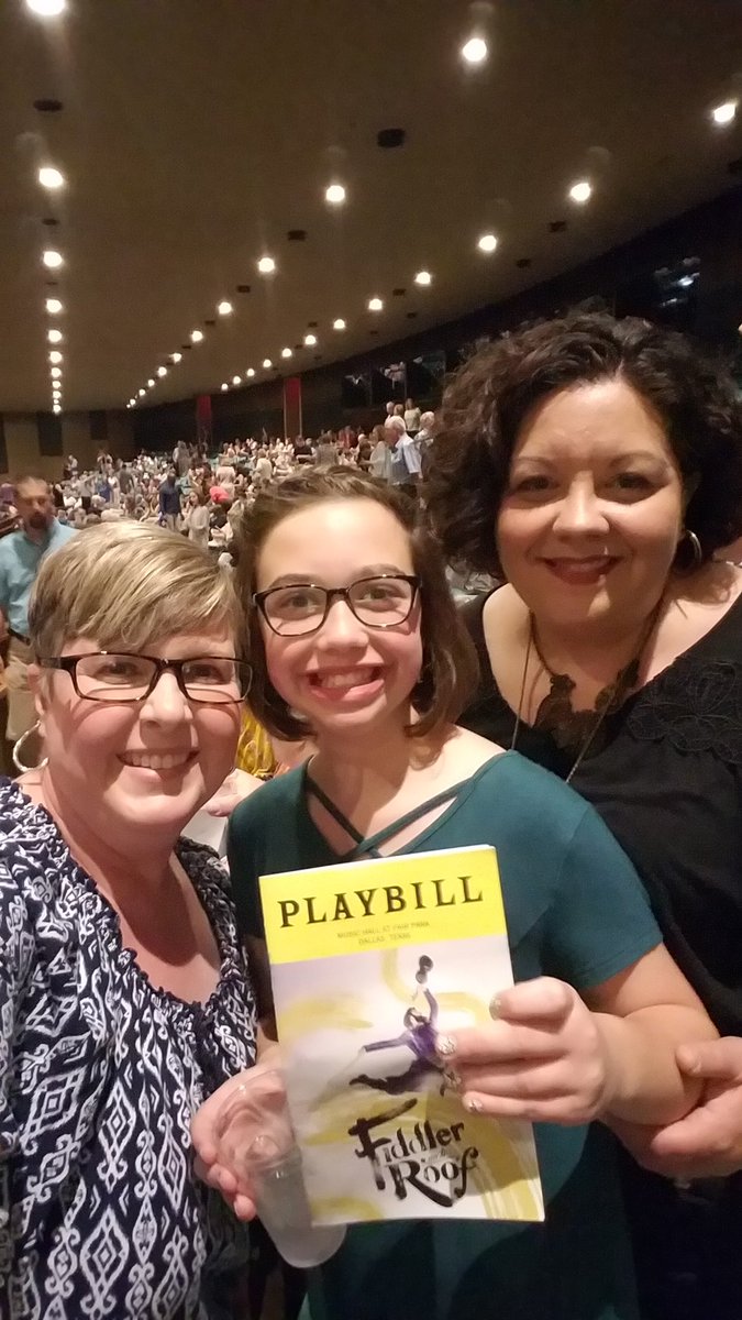 Our Fiddler Jr. Shprintze got to see her "Sr." counterpart today in the fabulous Fiddler on the Roof @dsmusicals! Thank you to the amazing cast of <a href="/FiddlerBroadway/">Fiddler on the Roof</a> especially Danielle Allen, <a href="/itsruthyfroch/">Ruthy Froch</a>, Emerson Glick, Natalie Powers, and Mel Weyn for proving dreams come true!