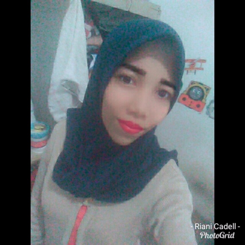 RianiCadell's tweet photo. Cwe blasteran Ambon jawa😂pelan² belajar make hijab ahk biar jdi mantu idaman😅😂 https://t.co/A0EAlX7cTe