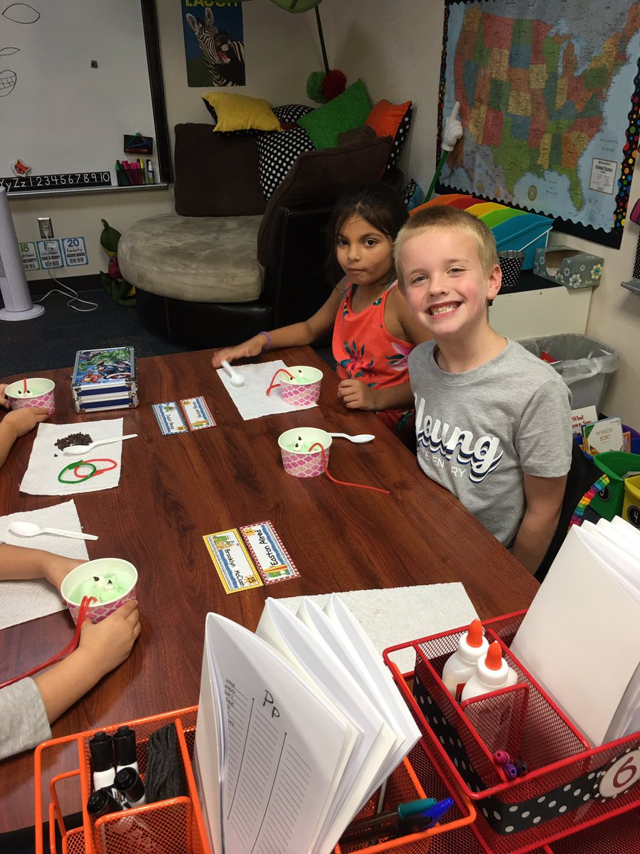 firstiefrogs's tweet photo. We had a great start to our year! Our first Snazzy Snack was a big hit! #bestatYES @DISDYoung #we❤️FizzyFrogs https://t.co/LhgKDRP8NX