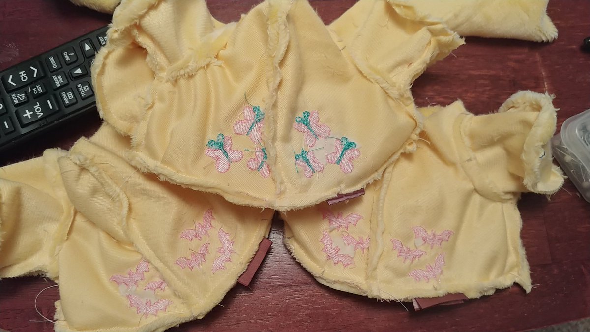sew_adorkable's tweet photo. Three legless flutters!
Cramps made this weekend a bit slower than planned but I still got stuff done!
#mlp #mylittlepony #Fluttershy #flutterbat #plush #ponyplush #plushartist #brony #wip #workinprogress #fluttershyplush #flutterbatplush https://t.co/Lpcg2ci12D