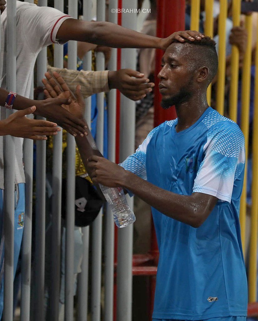 icm70's tweet photo. The most energetic player 🙏
Dekedaha vs Zamalek
📷 @icm70
#teamsomalia #dekedaha #football #somaliafootball #dekedahafc #fans #somalia #kubaddacagta #kubad #somaliphotographer #icm70 https://t.co/t0fZu0CcuC