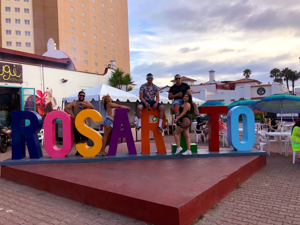 jayyymarquez's tweet photo. My friends are kinda weird, that’s why I call them Stanger Things 

#Throuple #powerthrouple #bajabeachfest #Rosarito #papasandbeer #fye #AreYouDelusional #mentalillness #GoLoko #LilBuzz #WhereYouAt #DIYJeanShorts #FyeShirt #ThankYouRosarito https://t.co/MOSI0XKiXZ