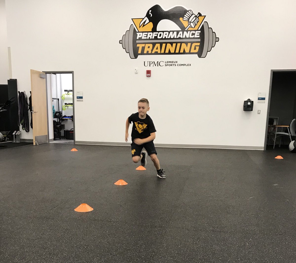 PghPensElite's tweet photo. On Ice Testing✔️
Off Ice Testing✔️
Presentations✔️
BBQ✔️

Thank you all parents, players, coaches &amp; volunteers for a great Welcome Weekend! https://t.co/rL99Y9qMFv