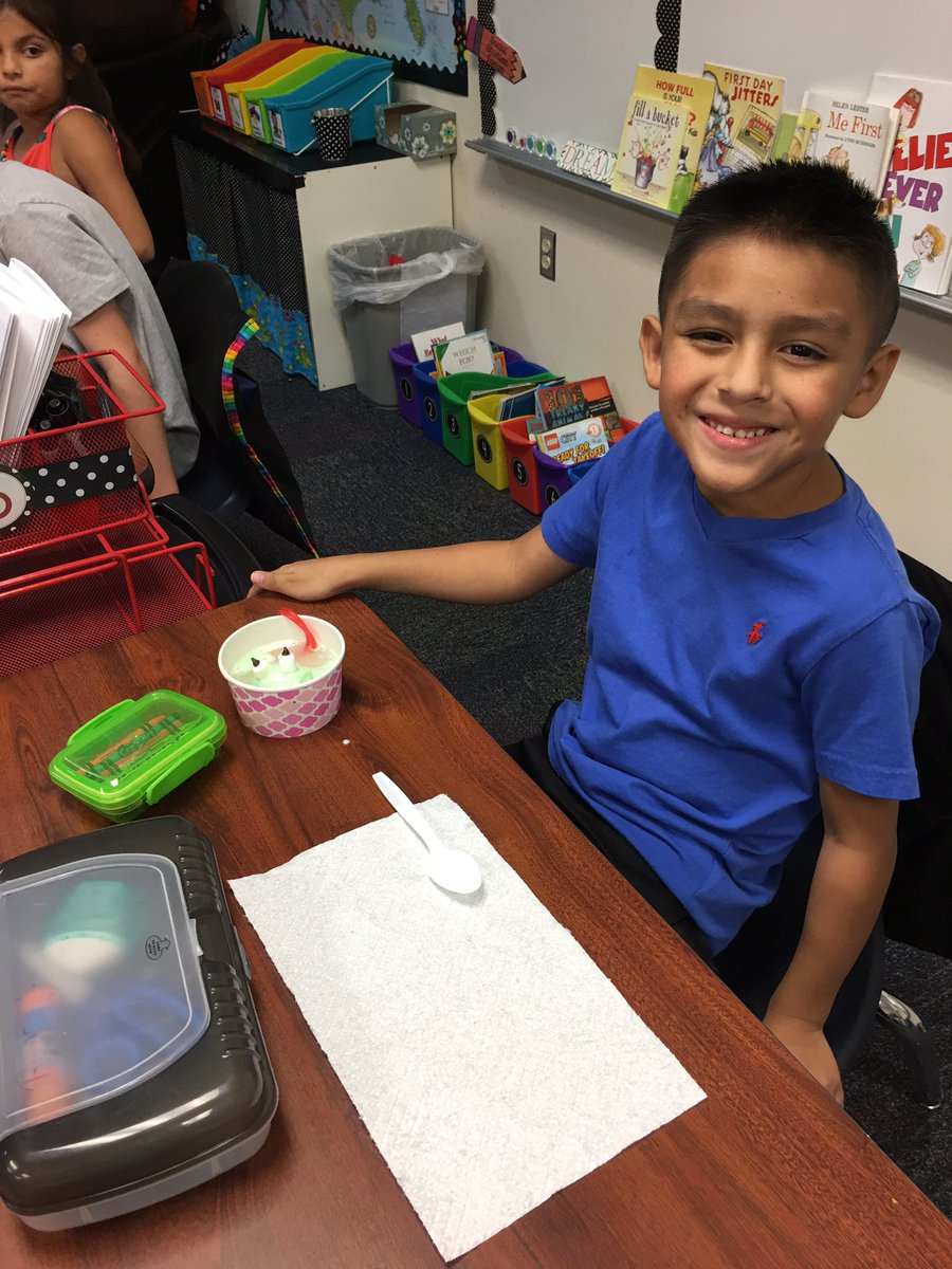 firstiefrogs's tweet photo. We loved our first week in first grade @DISDYoung https://t.co/wkdvHg78KS