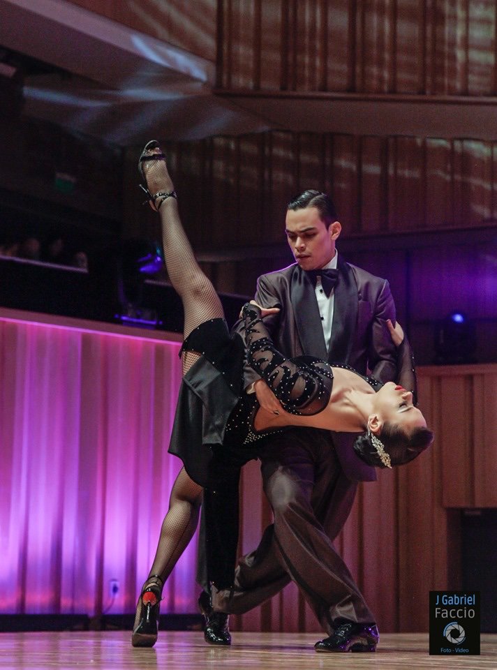 bogotango's tweet photo. A VOTAR #MundialDeTango en Facebook y Twitter por tu pareja preferida Tango Escenario. Escribe #TangoBA + número de pareja. POR COLOMBIA 
452 de Cali / 528 de Medellín / 530 de Manizales ó a través del siguiente link https://t.co/cdqoD3Wc4x https://t.co/U9tGk1w2ir