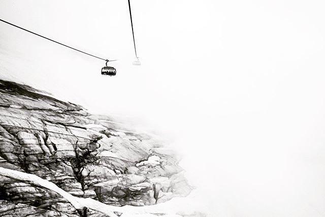 animishgautam's tweet photo. Darkness isn’t about ‘Black’ but rather about not being able to see. #netransh 
#switzerland #europe #europe_vacations #europetravel #eurotrip #blackandwhite #blackandwhitephotography #yourshotphotographer #natgeoyourshot #alps #monochrome #thoughts #thoughtoftheday #canon80… https://t.co/MPNw5DwlMn