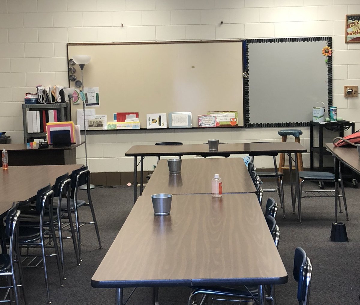 ChildersClass's tweet photo. Hi friends! I’m a #6thgrade #ela &amp; #science #teacher from #NC! I need a lot of 🆘 to #clearthelist my list has #notbeentouched. Classroom set and ready for my kiddos - just need to add some #flexibleseating! Any help would be amazing!!! Thanks 💖 https://t.co/QQLNfUikYA
